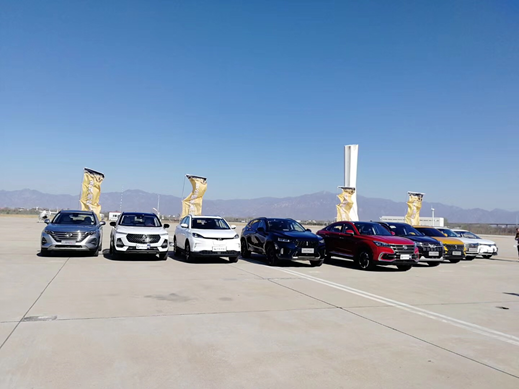 北京八達(dá)嶺機(jī)場汽車媒體評(píng)測(cè)現(xiàn)場翻譯